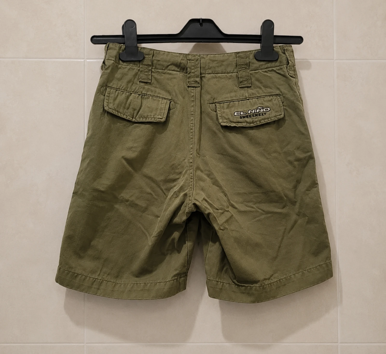 Pantalões curtos El Niño verde oliva tamanho 8 anos NOVO – photo 2